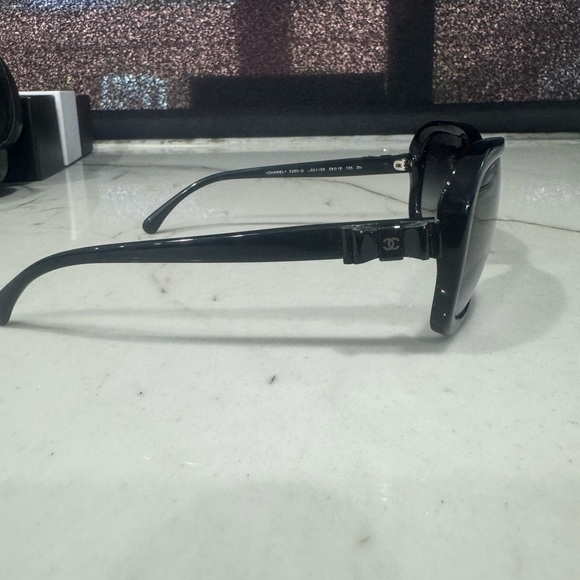 Chanel sunglasses, worn twice on our honeymoon 🙈 - Picture 7 of 8